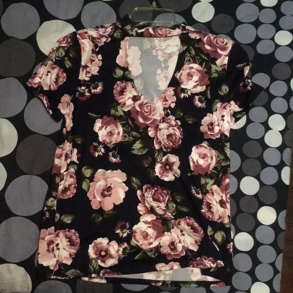 Cute floral front cut top